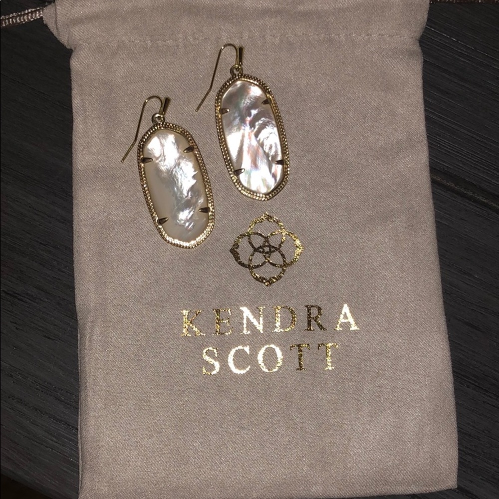 Dani ivory pearl earrings